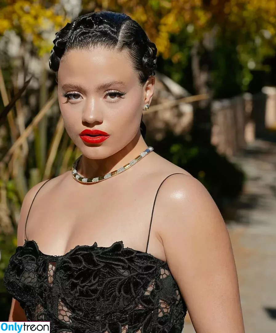 Sarah Jeffery nude photo #0110 (lazy_lewds55 / sarahmjeffery)