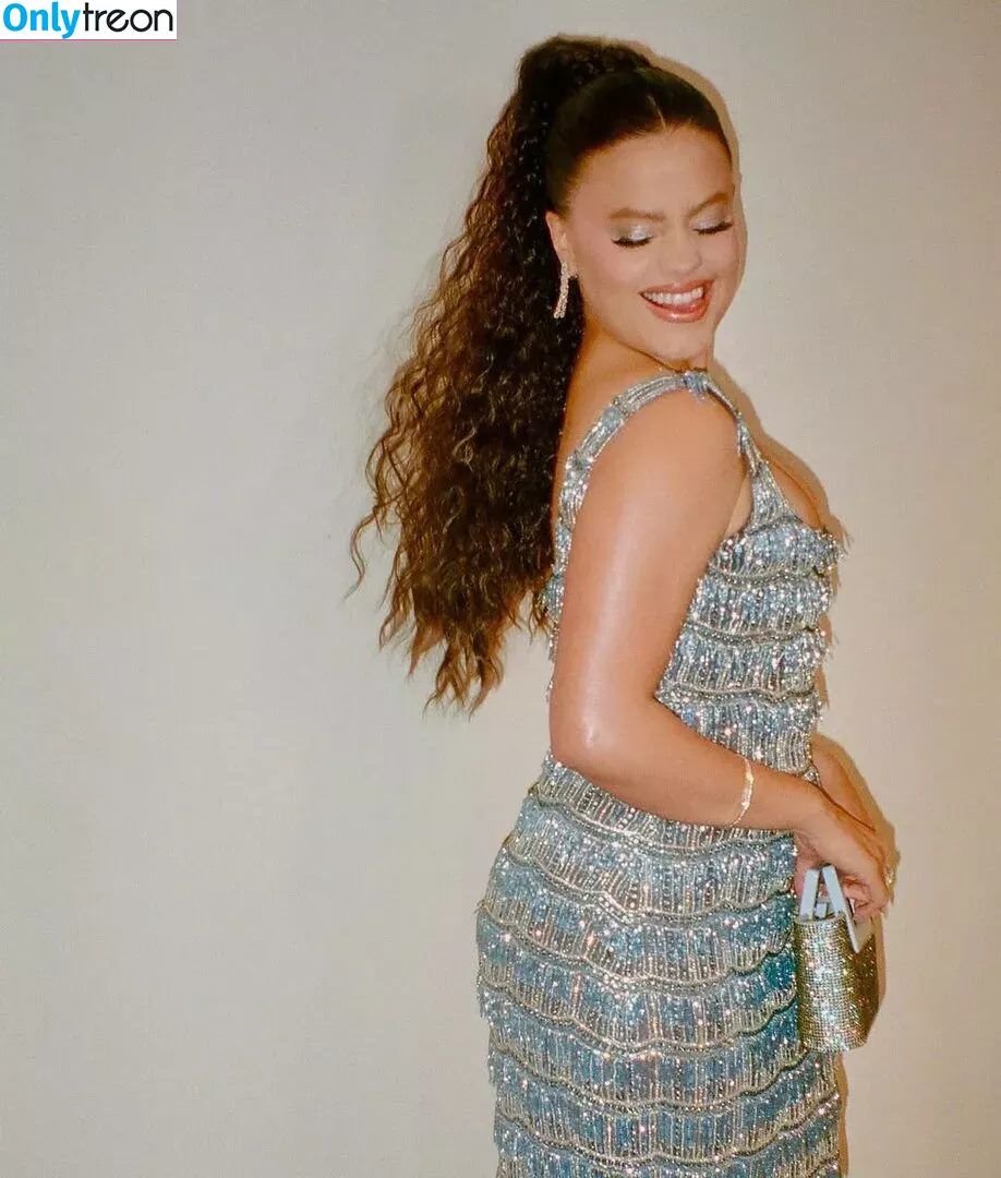 Sarah Jeffery nude photo #0116 (lazy_lewds55 / sarahmjeffery)