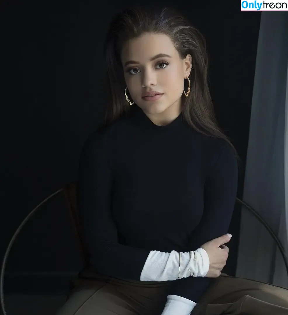 Sarah Jeffery nude photo #0142 (sarahmjeffery)