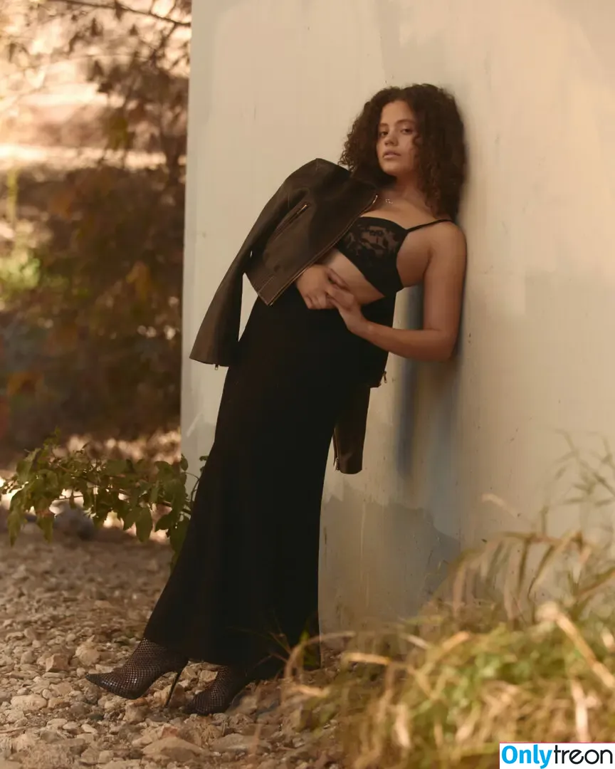 Sarah Jeffery nude photo #0152 (sarahmjeffery)