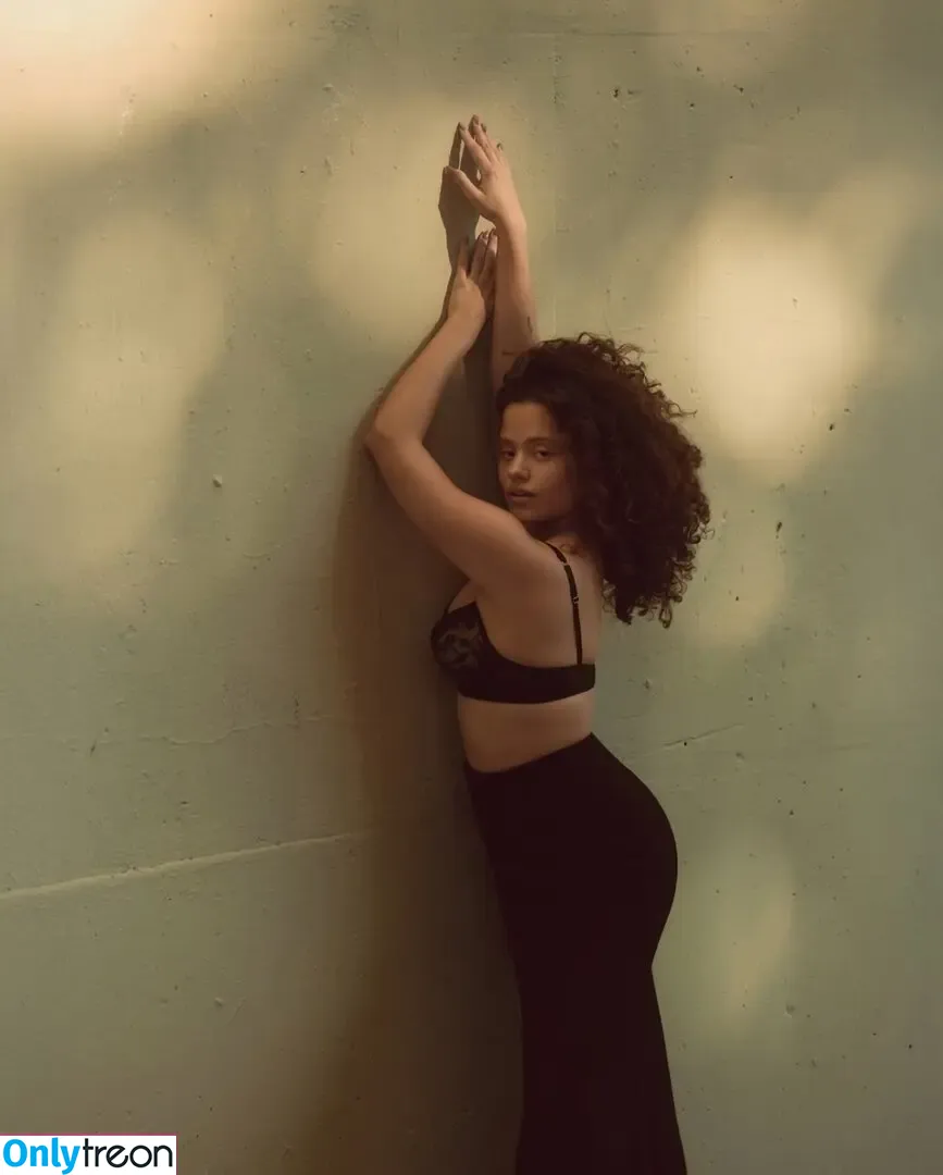 Sarah Jeffery nude photo #0158 (sarahmjeffery)