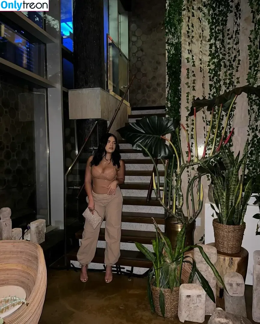 Sarah Marianne nude photo #0023 (sarah_marianne / sarahbmorgan)