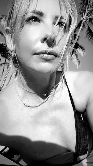 Sarah Michelle Gellar / sarahmgellar nude photo #0146