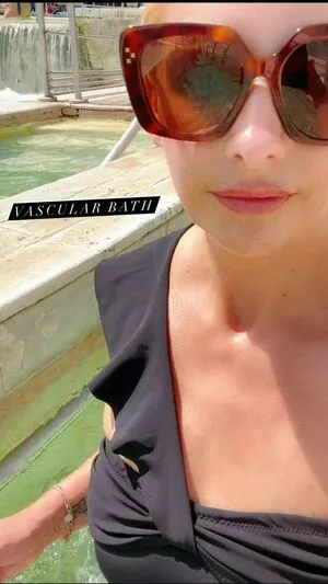 Sarah Michelle Gellar / sarahmgellar nude photo #0302