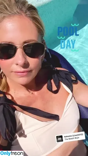 Sarah Michelle Gellar / sarahmgellar nude photo #0504