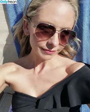 Sarah Michelle Gellar / sarahmgellar nude photo #0634