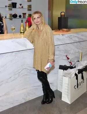 Sarah Michelle Gellar / sarahmgellar nude photo #0696