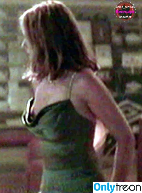 Sarah Michelle Gellar nude photo #0090 (sarahmgellar)