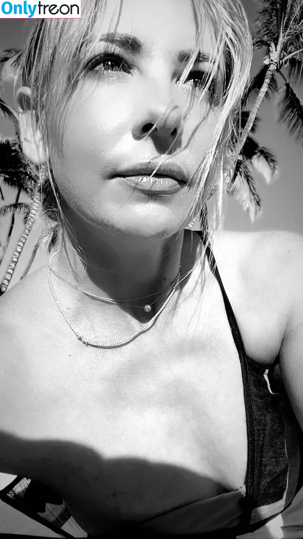 Sarah Michelle Gellar nude photo #0146 (sarahmgellar)