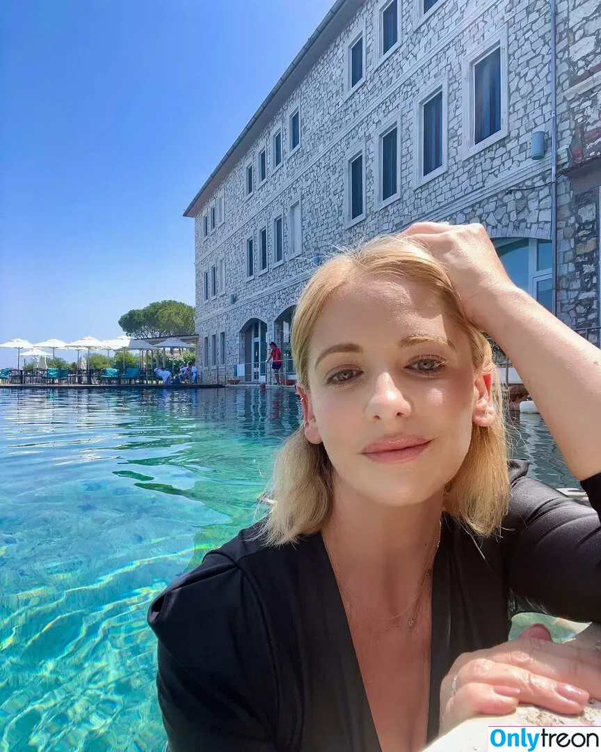 Sarah Michelle Gellar голая photo #0292 (sarahmgellar)