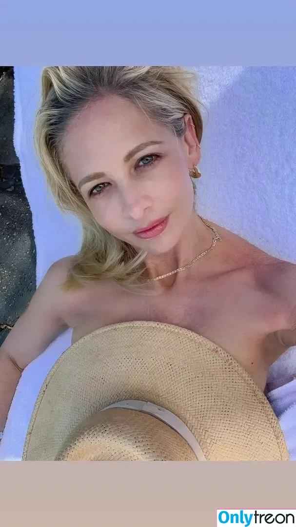 Sarah Michelle Gellar nude photo #0443 (sarahmgellar)