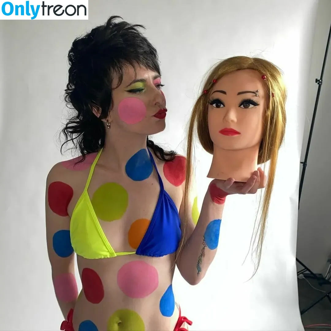Sarah Sherman голая photo #0001 (Sarah Squirm from Saturday Night Live / sarahsquirm)