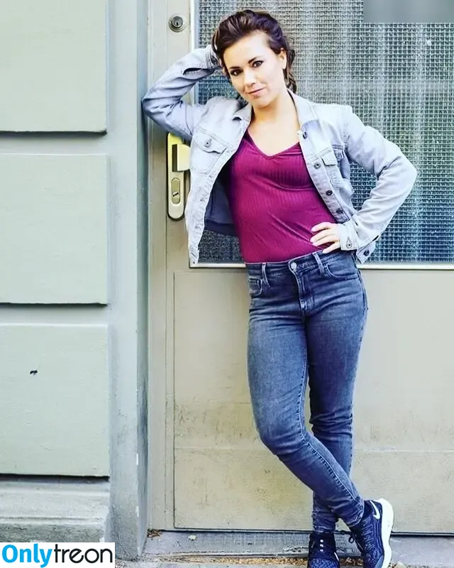 Sarah Tkotsch голая photo #0008 (sarahtkotsch)