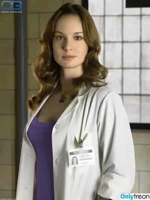 Sarah Wayne Callies / sarahwaynecallies nude photo #0072