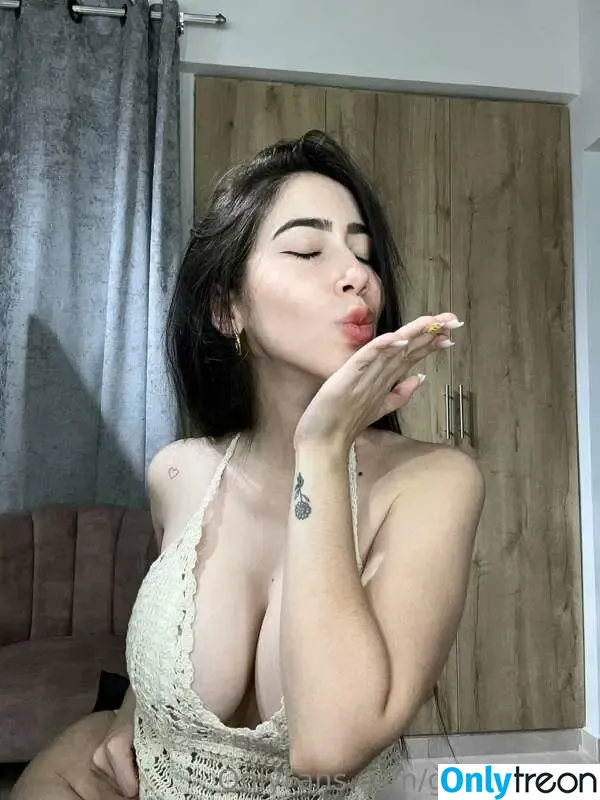 Saralia nude photo #0012 (gummies15)