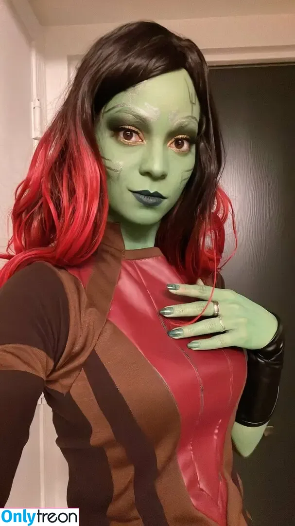 saramoni nude photo #0118 (saramonicosplay)