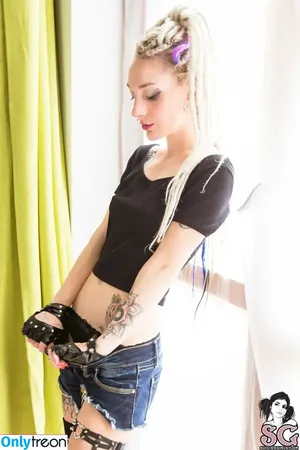 Saravibes / sarahxxxvibes nude photo #0039