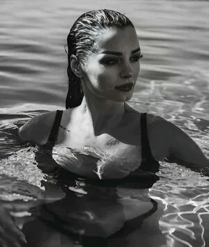 Saraya Bevis / realpaigewwe фото голая #0122