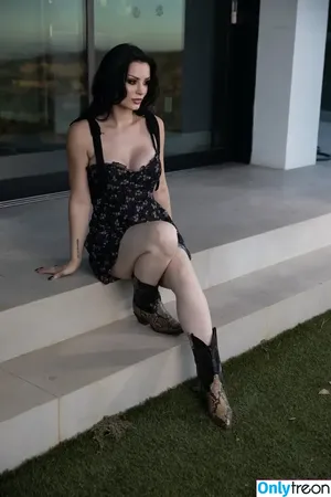 Saraya Bevis / realpaigewwe nude photo #0296