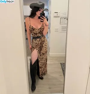 Saraya Bevis / realpaigewwe nude photo #0391