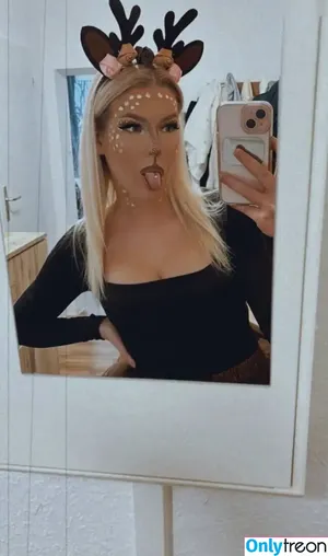 sarifari32 / sonyasolanski nude photo #0007