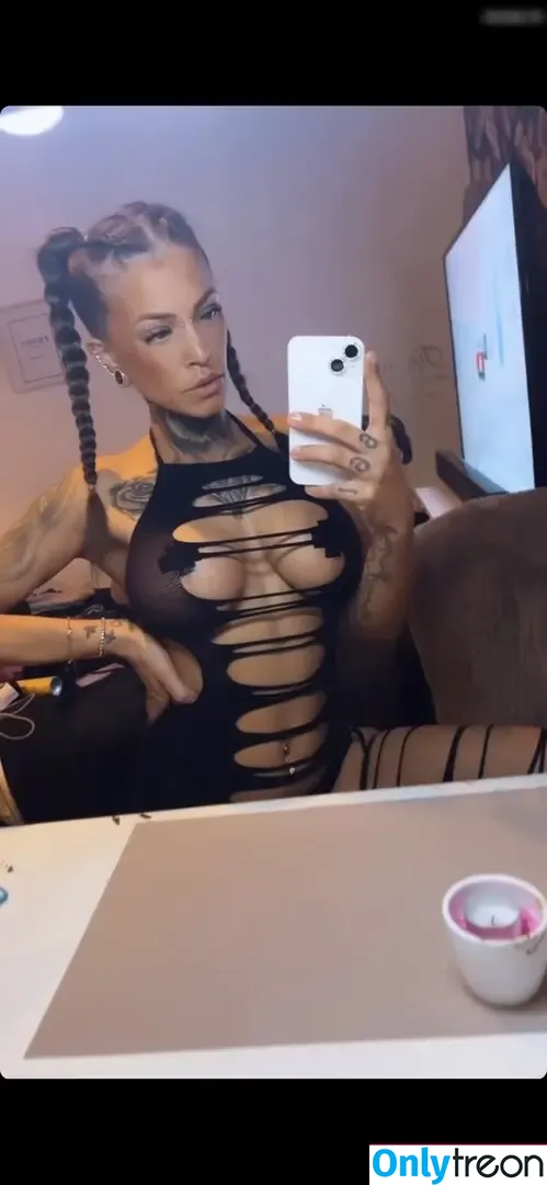 Sarina Denise nude photo #0007 (dirtysecrect / sarina_shizk)