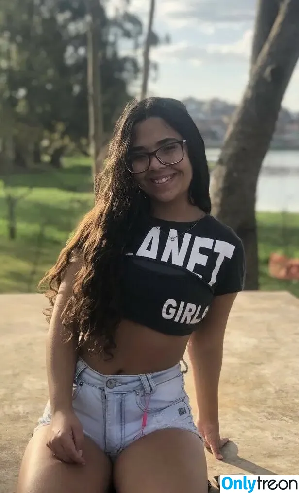 Sarinha Silva nude photo #0010 (sariinha.00 / sarinhaa211)