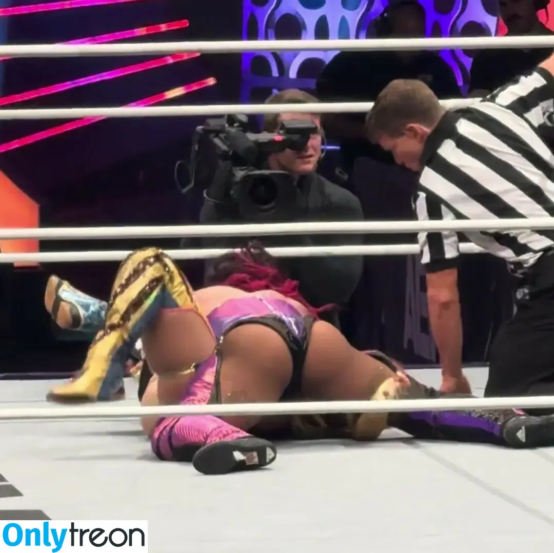 Sasha Banks nude photo #1854 (sashabankswwe / soxysasha)