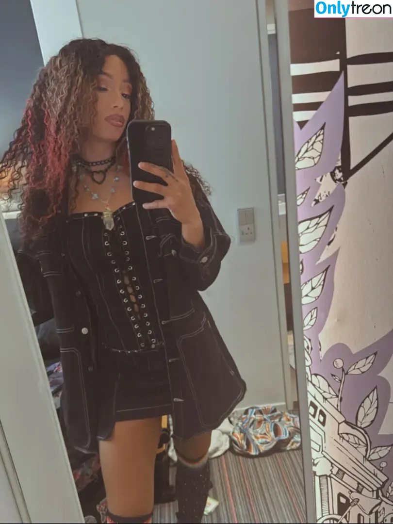 Sasha Banks nude photo #1874 (sashabankswwe / soxysasha)