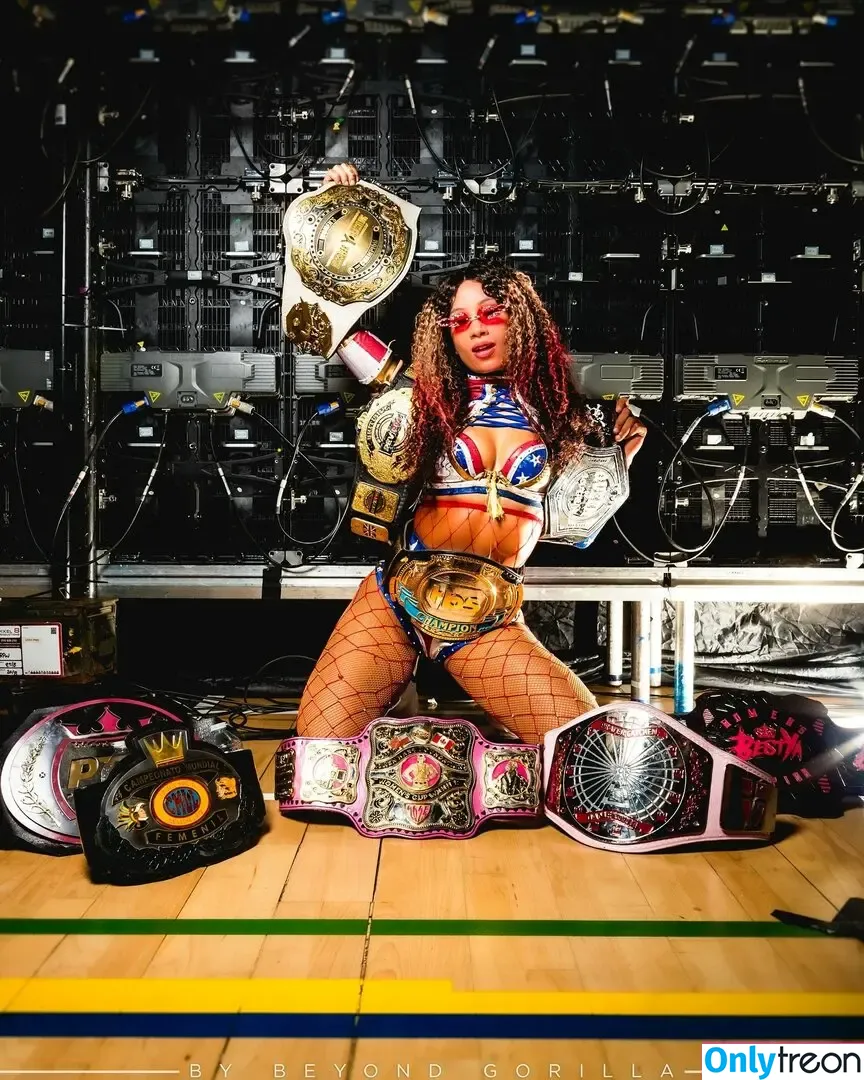 Sasha Banks голая photo #1884 (sashabankswwe / soxysasha)