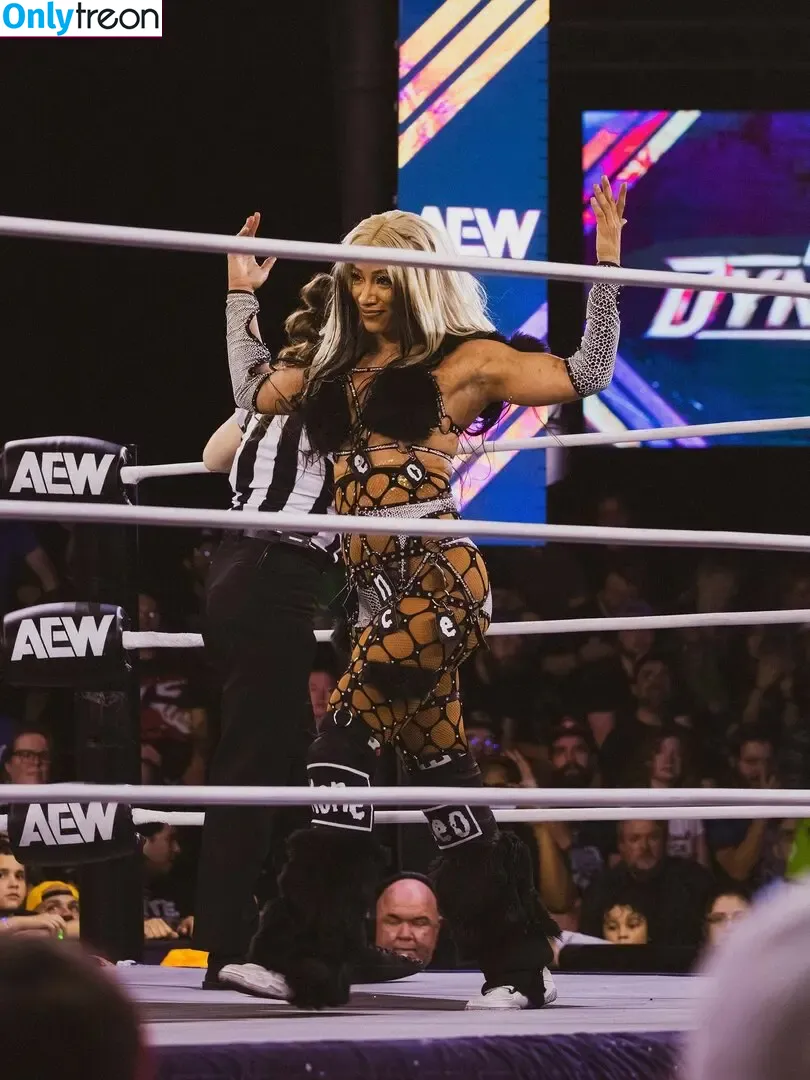 Sasha Banks nude photo #1918 (sashabankswwe / soxysasha)