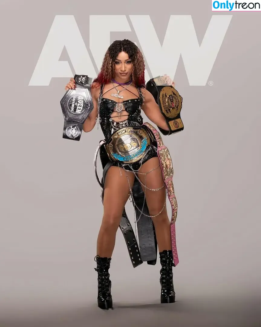 Sasha Banks nude photo #1963 (sashabankswwe / soxysasha)