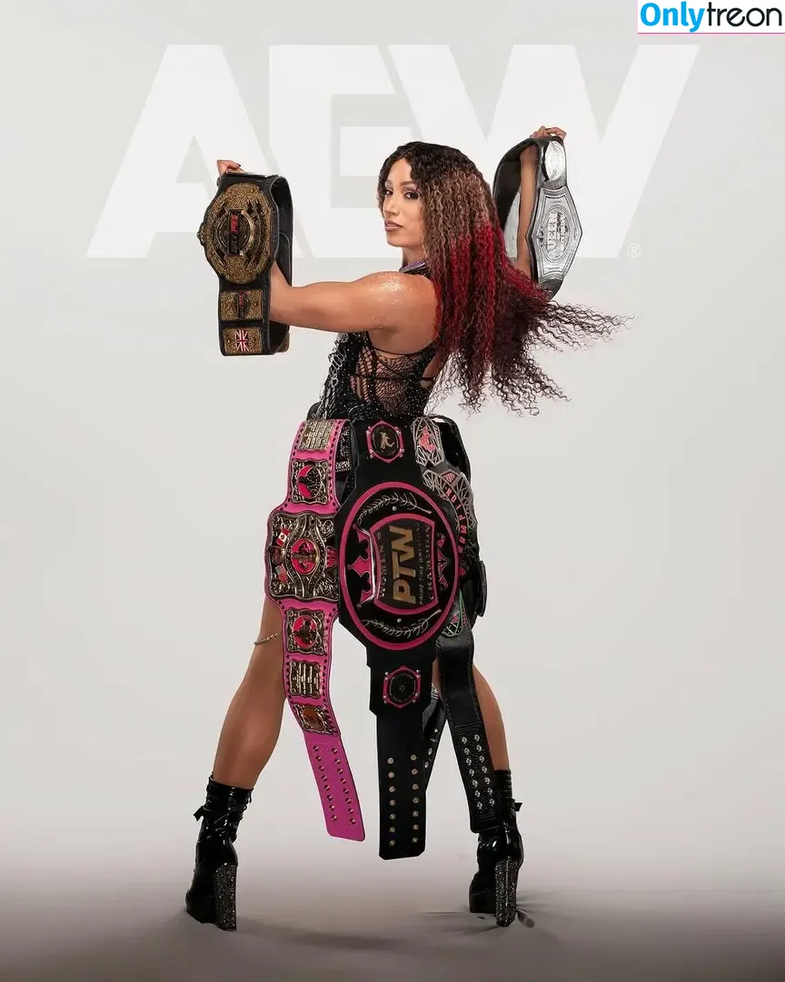 Sasha Banks nude photo #1966 (sashabankswwe / soxysasha)