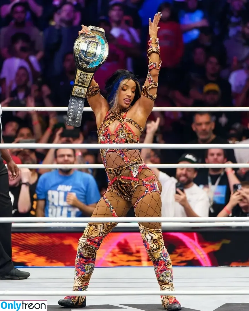 Sasha Banks nude photo #1995 (sashabankswwe / soxysasha)