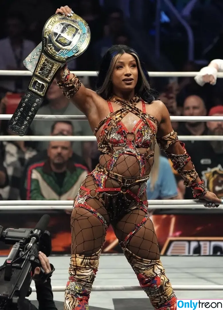 Sasha Banks nude photo #2041 (sashabankswwe / soxysasha)