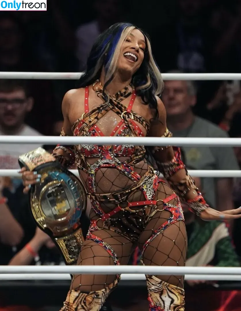 Sasha Banks nude photo #2042 (sashabankswwe / soxysasha)