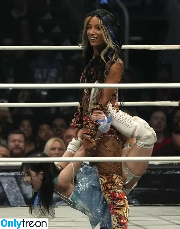 Sasha Banks nude photo #2052 (sashabankswwe / soxysasha)