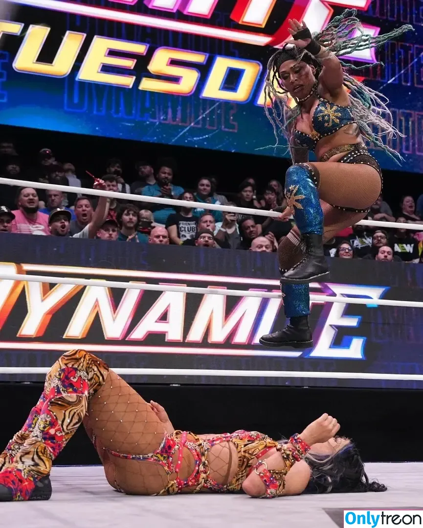 Sasha Banks nude photo #2070 (sashabankswwe / soxysasha)