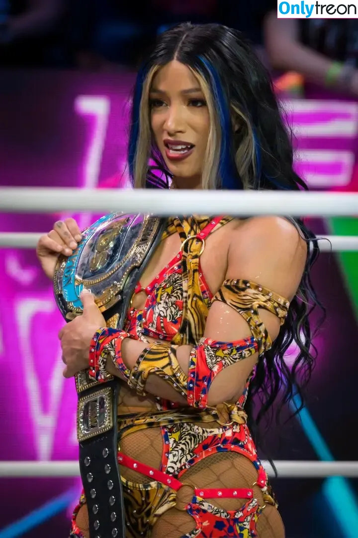 Sasha Banks nude photo #2081 (sashabankswwe / soxysasha)
