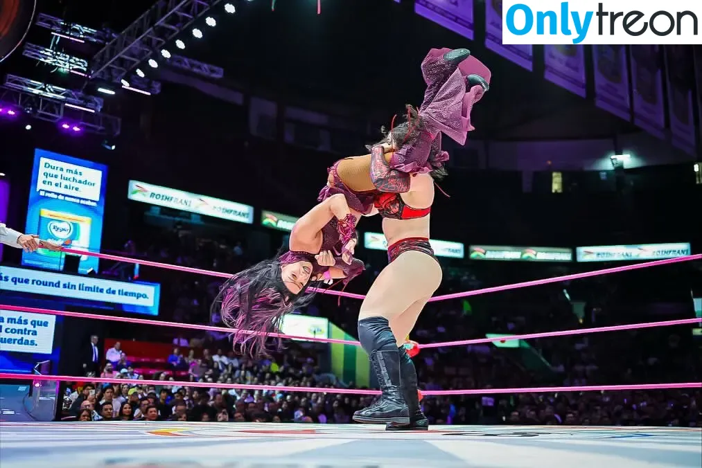 Sasha Banks голая photo #2105 (sashabankswwe / soxysasha)