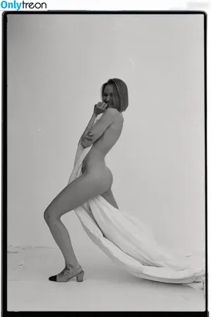 Sasha Samsonova / sashasamsonova nude photo #0020