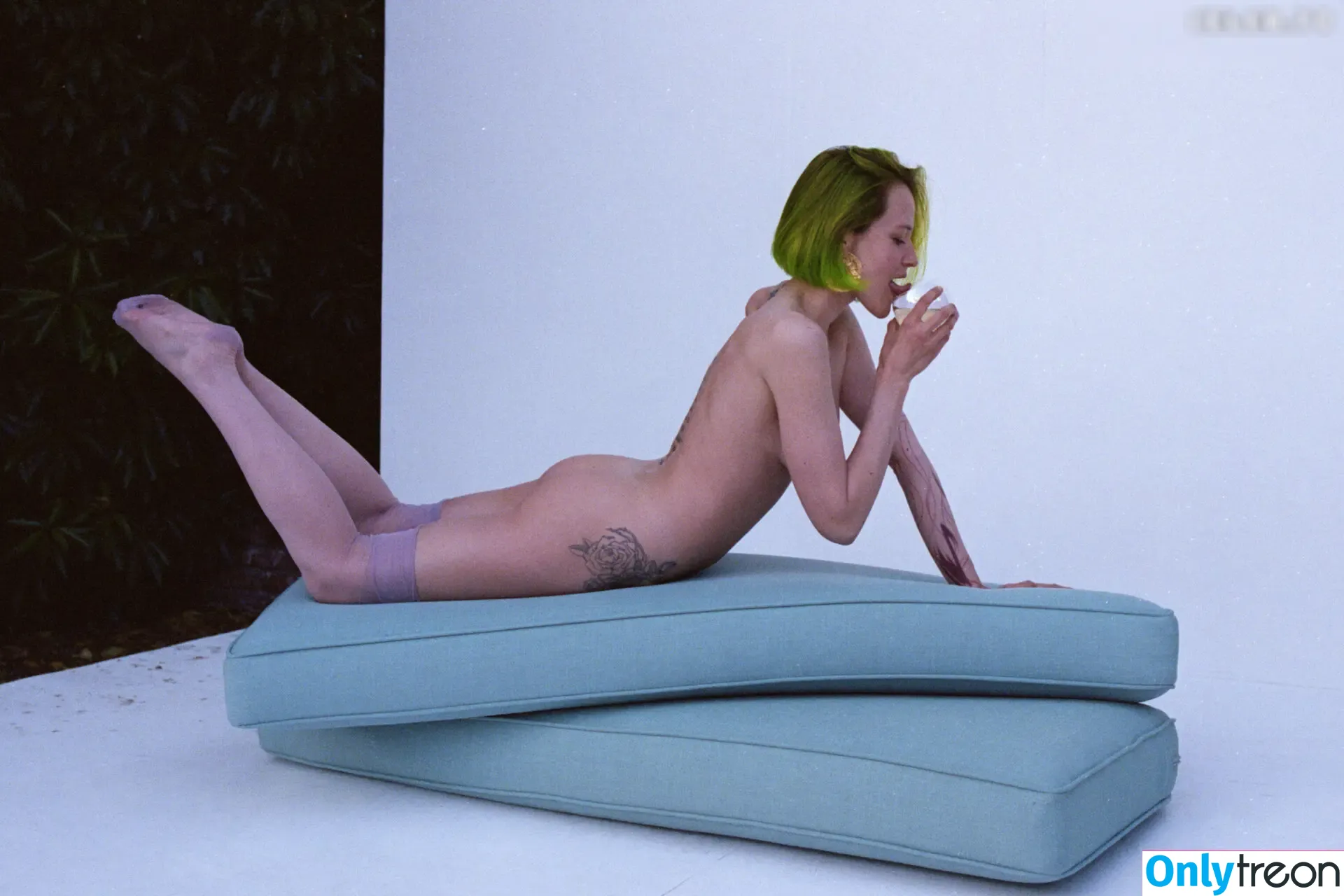 Sasha Samsonova nude photo #0005 (sashasamsonova)