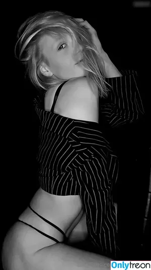 Saskia Tatjana Prang / mrs_black_cbr nude photo #0011