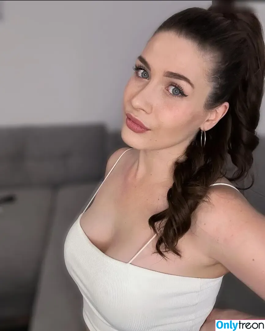 Saskiado nude photo #0054 (saskiado_)