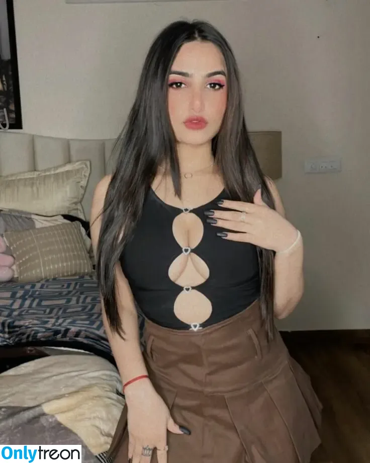 Sassy Poonam голая photo #0056 (sassy_poonam)