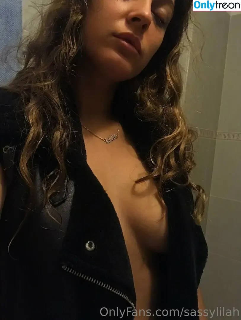 sassylilah голая photo #0032 (sassylilah)