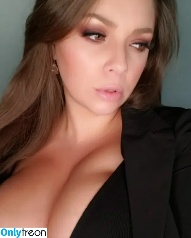 Sassysiren голая photo #0027 (SSiren28 / sassysiren28)