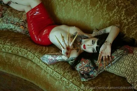 satansmiztrezz666 / satans_whore666 nude photo #0015