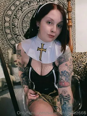 satansmiztrezz666 / satans_whore666 nude photo #0195