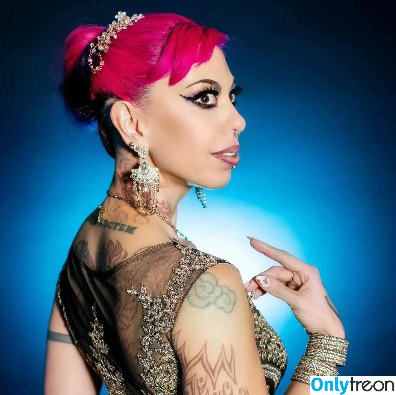 Satine Phoenix nude photo #0004 (Satinephoenix)